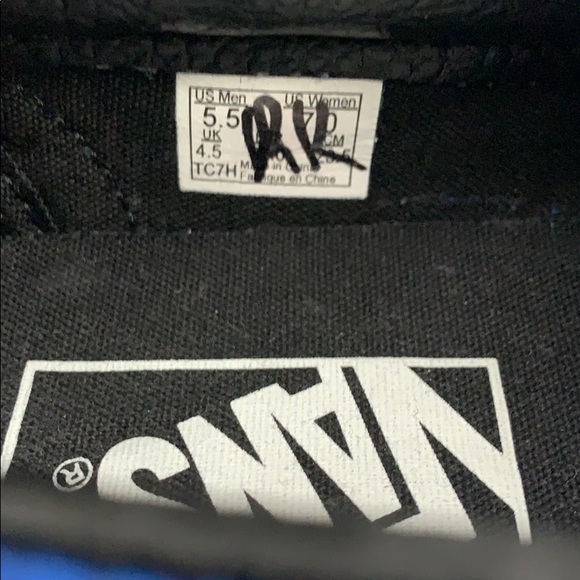 Vans - Picture 7 of 7